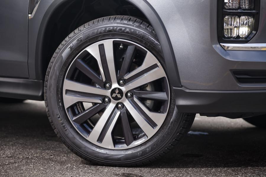 Колеса Mitsubishi Outlander Sport HPE Flex 2020 года  (LA) (фото 10 из 15)